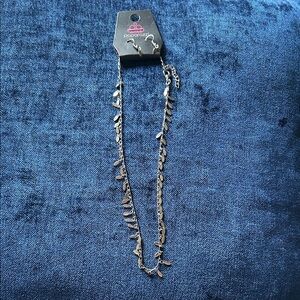 Paparazzi Silver Leaf Necklace